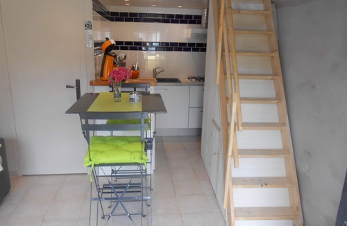 Cancale Cottage | CAN 87: 2-star rating, nice decor, 2 steps from the port, free parking.