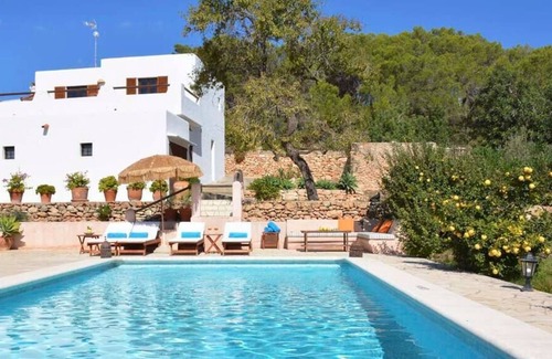 Sant Josep de sa Talaia Cottage | CAN PUJOL Charming and authentic Ibicencan house, with pool, barbecue, near San Jose and the beach o