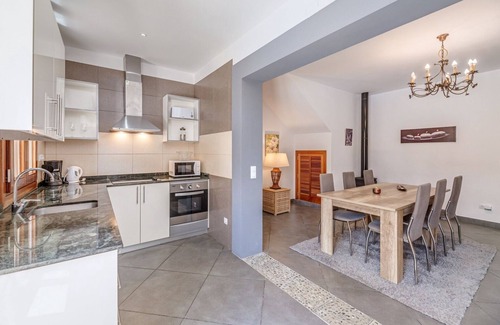 Petra House | Can Vall, Prima for 2 families with children