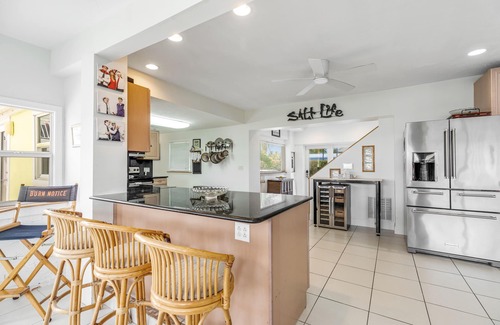 Cross Key Waterways House | Canal Front Gem W/Private Dock, PS4, Free WiFi, & Expansive Balcony W/Views