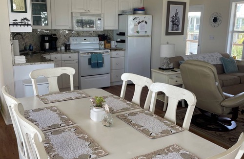 Horseshoe Beach House | Canal-Front retreat in Sunny Florida with Beautiful Gulf Views