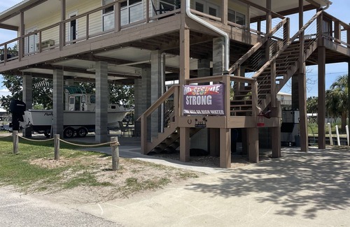 Horseshoe Beach House | Canal-Front retreat in Sunny Florida with Beautiful Gulf Views