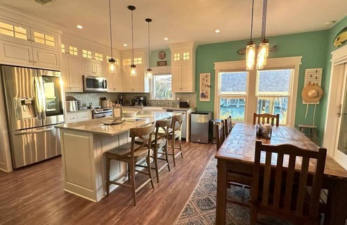 Port Isabel House | Canal Front Retreat w/Boat Dock & Coastal Views