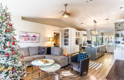 Woods N Waters Apartment | Canal Front|Screened Pool|Dock|Firepit|Dog OK|Sleeps 9