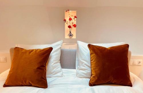 Binnenstad Apartment | Canal Suite on Houseboat