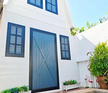 Saen Suk Villa | Canary Pool Villa Bangsaen