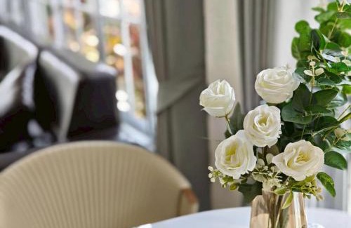 Saen Suk Villa | Canary Pool Villa Bangsaen