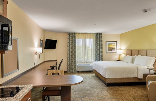 Gulf Highlands Hotel | Candlewood Suites Panama City Beach Pier by IHG