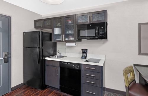 Appleton Hotel | Candlewood Suites Appleton by IHG