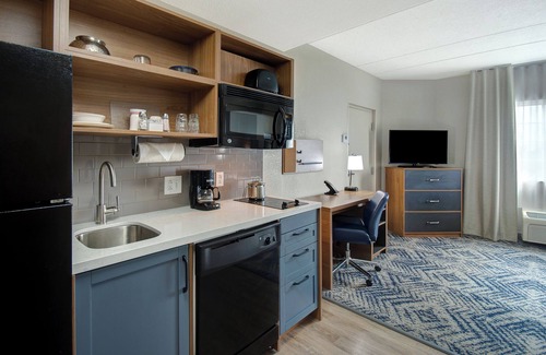 Columbia Hotel | Candlewood Suites, Columbia/Ft. Jackson by IHG