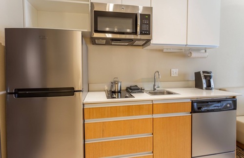 Fargo Hotel | Candlewood Suites Fargo South- Medical Center by IHG