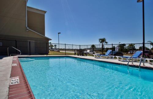 Sulphur Hotel | Candlewood Suites Lake Charles-Sulphur by IHG