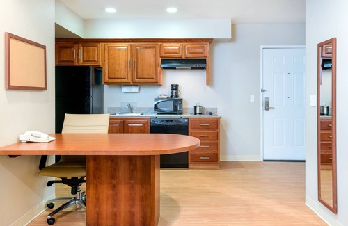 Hawthorne Hotel | Candlewood Suites LAX Hawthorne by IHG