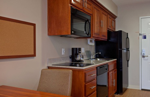 Hawthorne Hotel | Candlewood Suites LAX Hawthorne by IHG