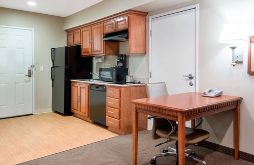 Hawthorne Hotel | Candlewood Suites LAX Hawthorne by IHG