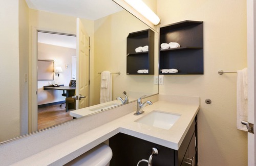 Rocky Mount Hotel | Candlewood Suites Rocky Mount by IHG