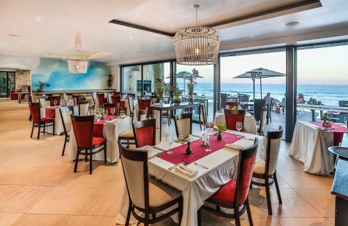 Umhlali Beach Hotel | Canelands Beach Club