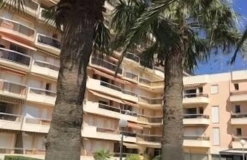 Canet-Plage Apartment | Canet-Plage,T2 face mer, 46m2,traversant, parking couvert, Clim mobile, wifi.
