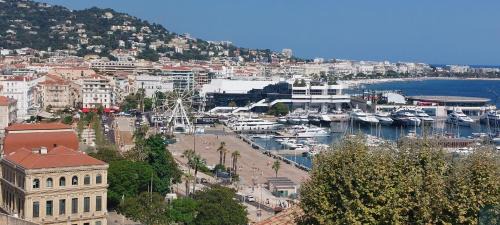 Cannes City Centre Apartment | Cannes Centre - Villa Lérins - Cavell Suites - Walking Distance From Palais des Festivals and Beach - Free Parking - Perfect Location For Business And Holliday
