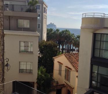 Le Suquet Apartment | Cannes Two Bedrooms Clemenceau