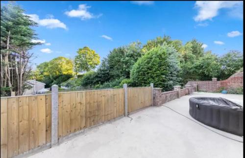 Canterbury House | Canterbury Castle Lodge - 8 Bedroom Retreat