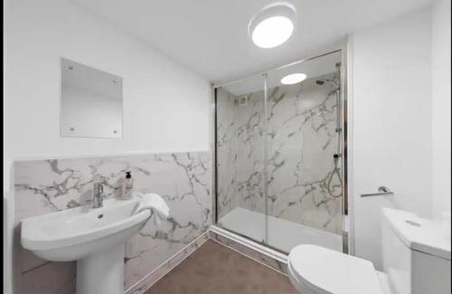 Canterbury House | Canterbury Castle Lodge - 8 Bedroom Retreat