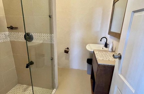 Gibbs Bay Apartment | Canvas and Cave