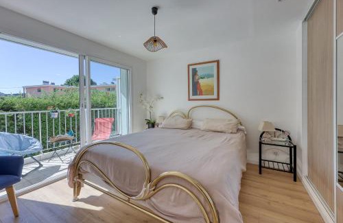 Six-Fours-les-Plages Apartment | Cap Sanary - Appt climatisé 200 m de la plage