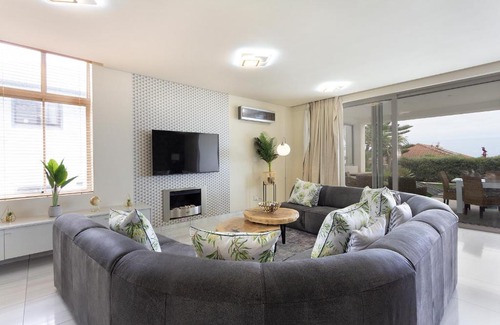 Camps Bay Villa | Cape Blue