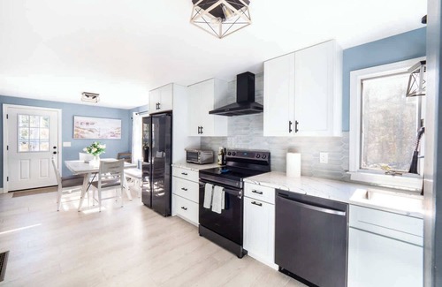 North Falmouth House | Cape Cod Haven Near Beaches & Town Center