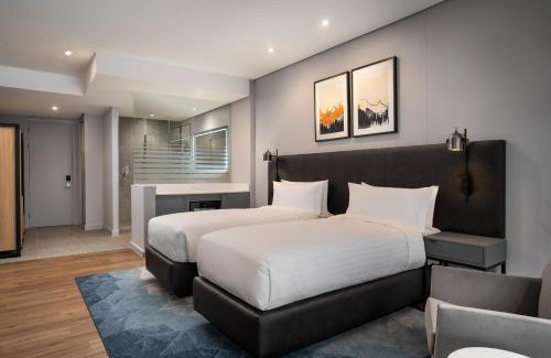 Century City Hotel | Cape Town Marriott Hotel Crystal Towers