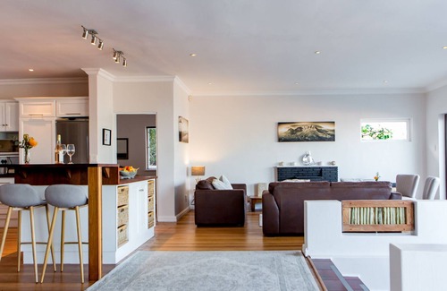 Fish Hoek House | Cape Town Villa with fantastic False Bay views