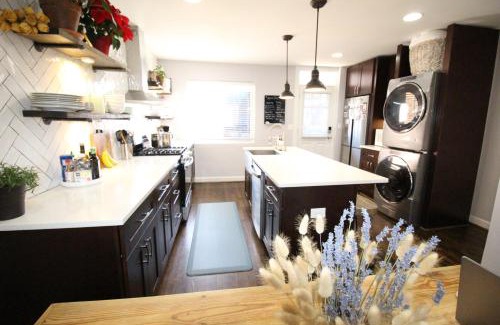 Northeast House | Capitol Hill Adj Home with Parking and Easy Access to Downtown