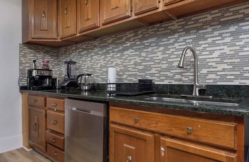 Downtown Harrisburg Apartment | Capitol View Retreat - 2F, Fast Wi-Fi, Spacious