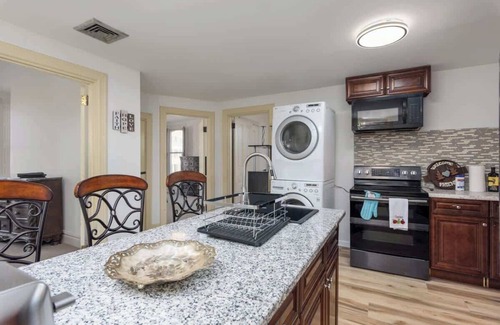 Downtown Harrisburg Apartment | Capitol View Retreat - 3F, Fast Wi-Fi, Cozy