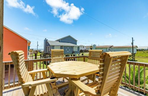 Freeport House | Capri - Beach View & Private Walkway- Pet Friendly