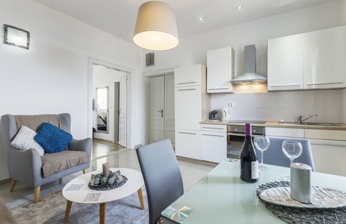 Pula Hotel | Captain Emo City Apartments