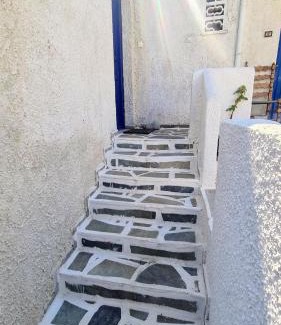 Livadi House | Captain's George