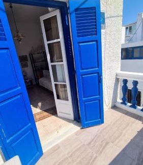 Livadi House | Captain's George