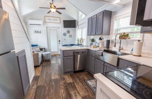 Dover House | Captain's Quarters