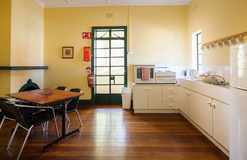 Nedlands Hotel | Captain Stirling Hotel