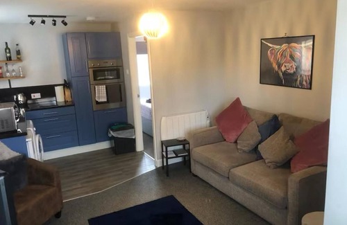 Cannock Apartment | Captivating 1-bed Apartment in Hednesford