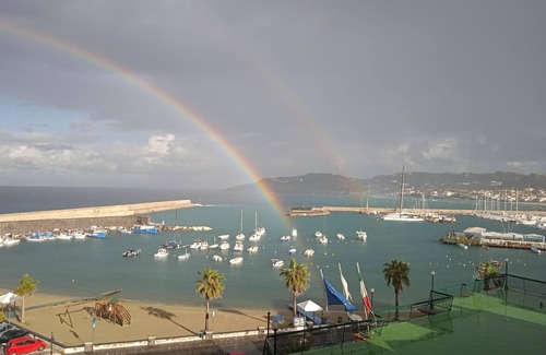 Succhivo Villa | Captivating 2-bed Villa in Forio - Enjoy a Yacht