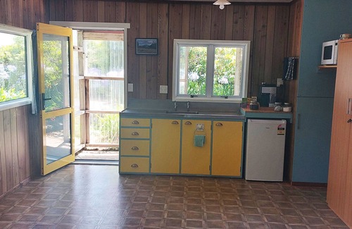 Rerewhakaaitu Cabin | Captivating rural beauty, serene getaway, nestled midway Rotorua & Taupo.