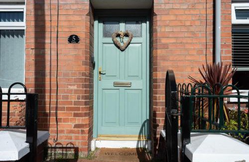 Gaeltacht Quarter House | Caras Place , Falls Road