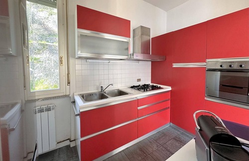 Carate Urio Apartment | Carate 16 apartment with balcony & lake view