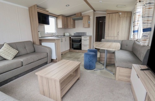 Towyn Cottage | CARAVAN B8, pet friendly, country holiday cottage, with pool in Towyn