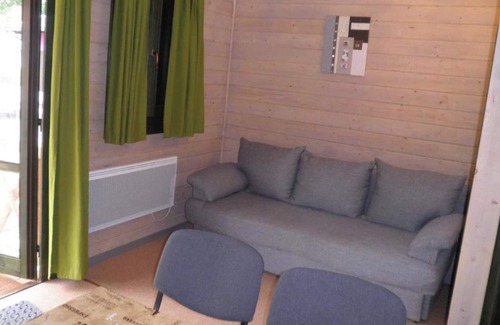 Ranspach RV Rental | Caravan "Chalet Aloya" with Shared Pool & Wi-Fi