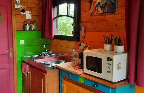 Dieulefit Cabin | Caravan in Drôme Provençale in the middle of a private garden
