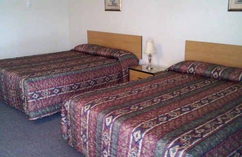 Quesnel Hotel | Caravan INN